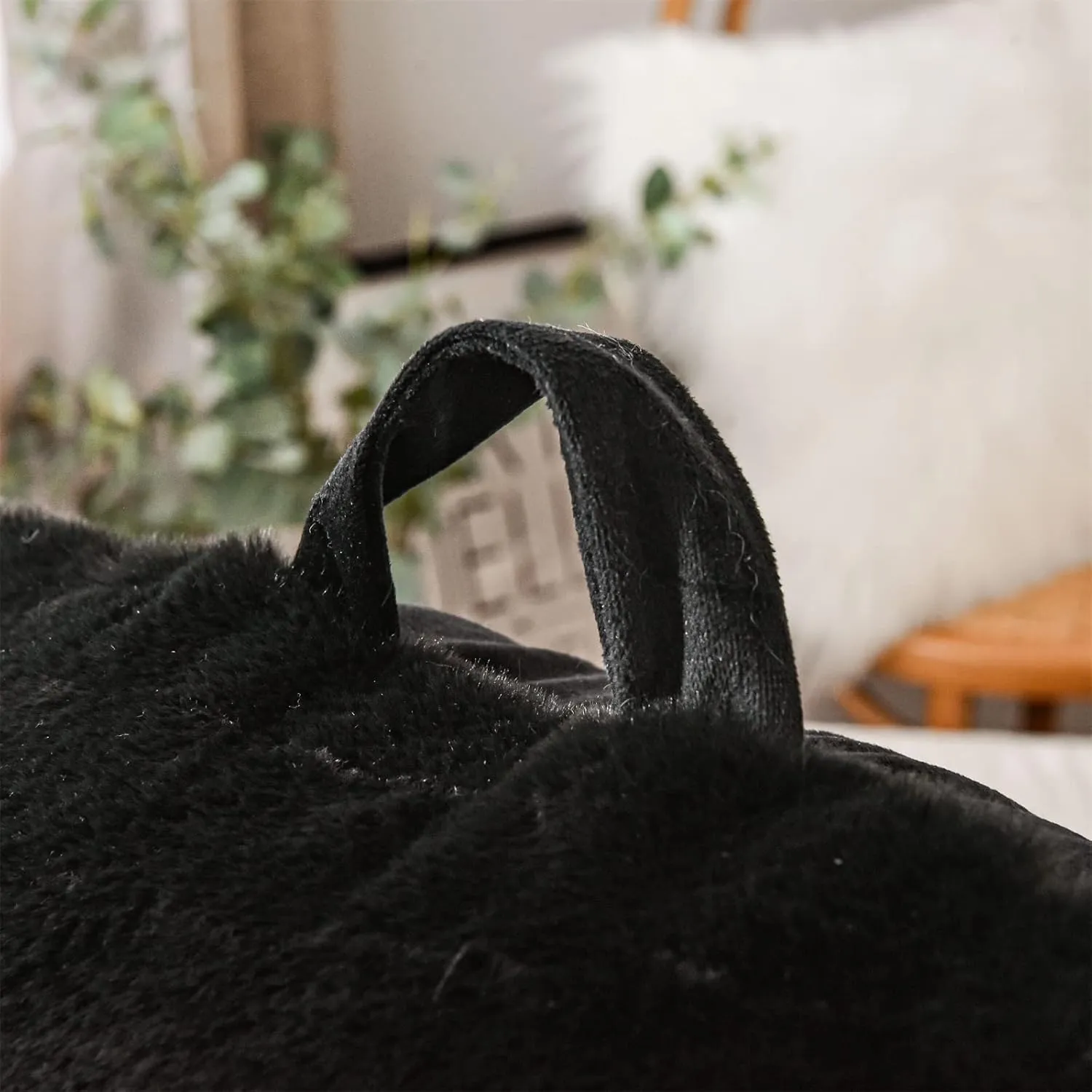 A Nice Night Faux Fur Reading Pillow Bed Wedge Large Adult Children Backrest with Arms Back Support for Sitting Up in Bed/Couch for Bedrest,Black,Large