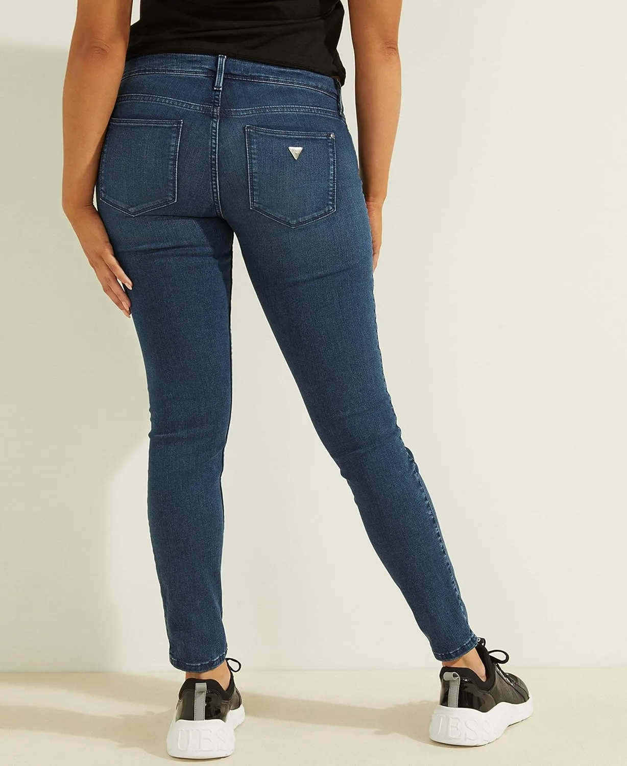 GUESS Women's Power Low Rise Stretch Skinny Fit Jean
