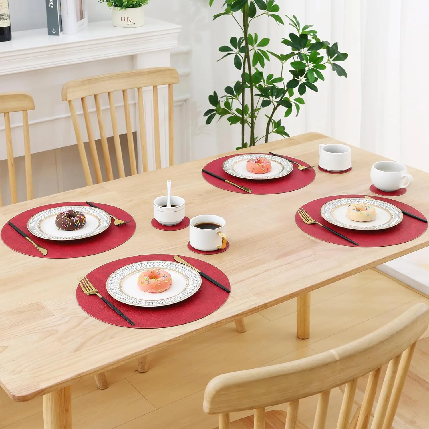 Homaxy Round Faux Leather Placemats and Coasters, Washable Dual-Side Table Mats, Wipeable Heat-Resistant Dining Place Mats for Outdoor and Indoor, Set of 6, Diameter 13 and 3.93 inch, Red