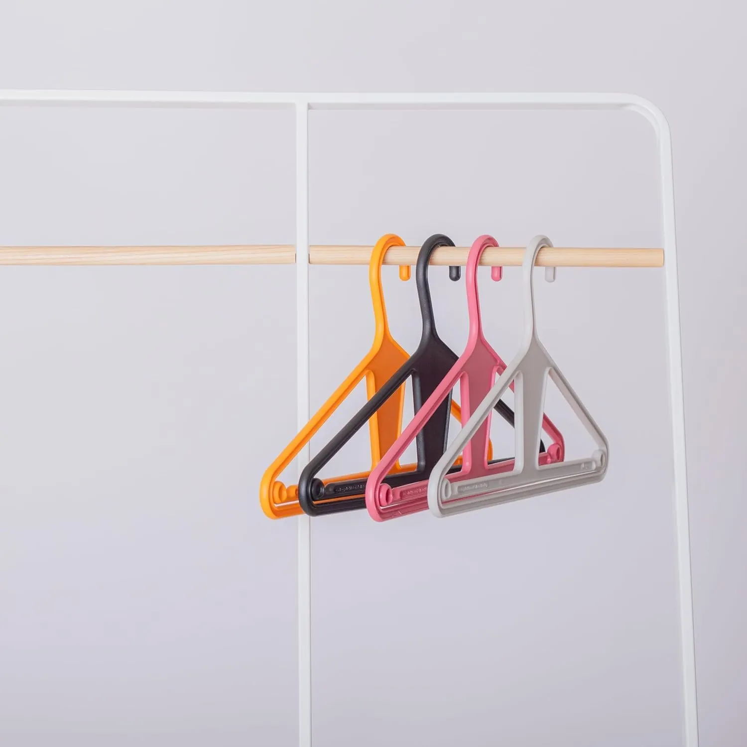 Kangaroo™ 100% Recycled High-Strength Clothing Hanger, Pants, Shirt, Jacket, Suit, Coat - Patent-Pending, Heavy Duty, Recycled, Non-Slip, Hangeroo (Tangerine 30-Pack)