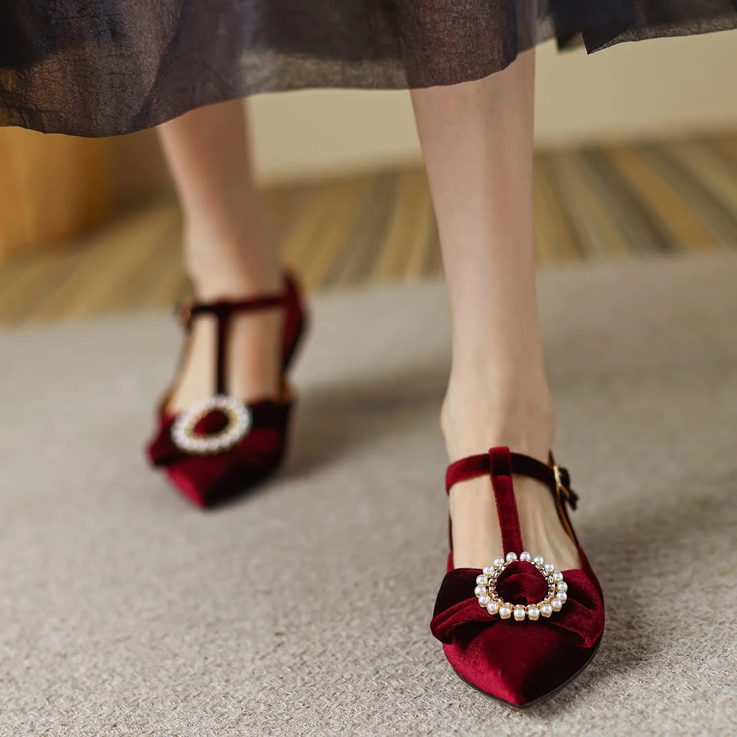 LEHOOR Women Pointed Toe Mary Jane Flats T-Strap Bow Velvet Flat Shoes Pearl Buckle Comfort 1 Inch Low Chunky Heel Dress Shoes Ankle Strap Vintage Elegant Party Wedding Bridal Flats 4-9.5 M US