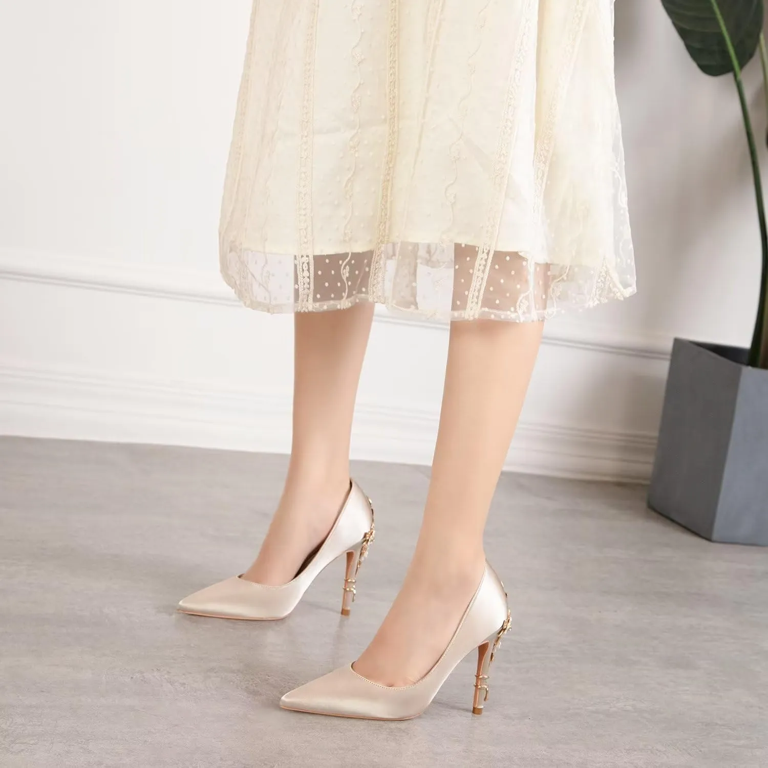 LUXINYU Women Pointed Toe Heels Elegant Satin Stiletto Fashion Metal Flower Rhinestone Wedding Dress Shoes Ladies Evening Party Pumps