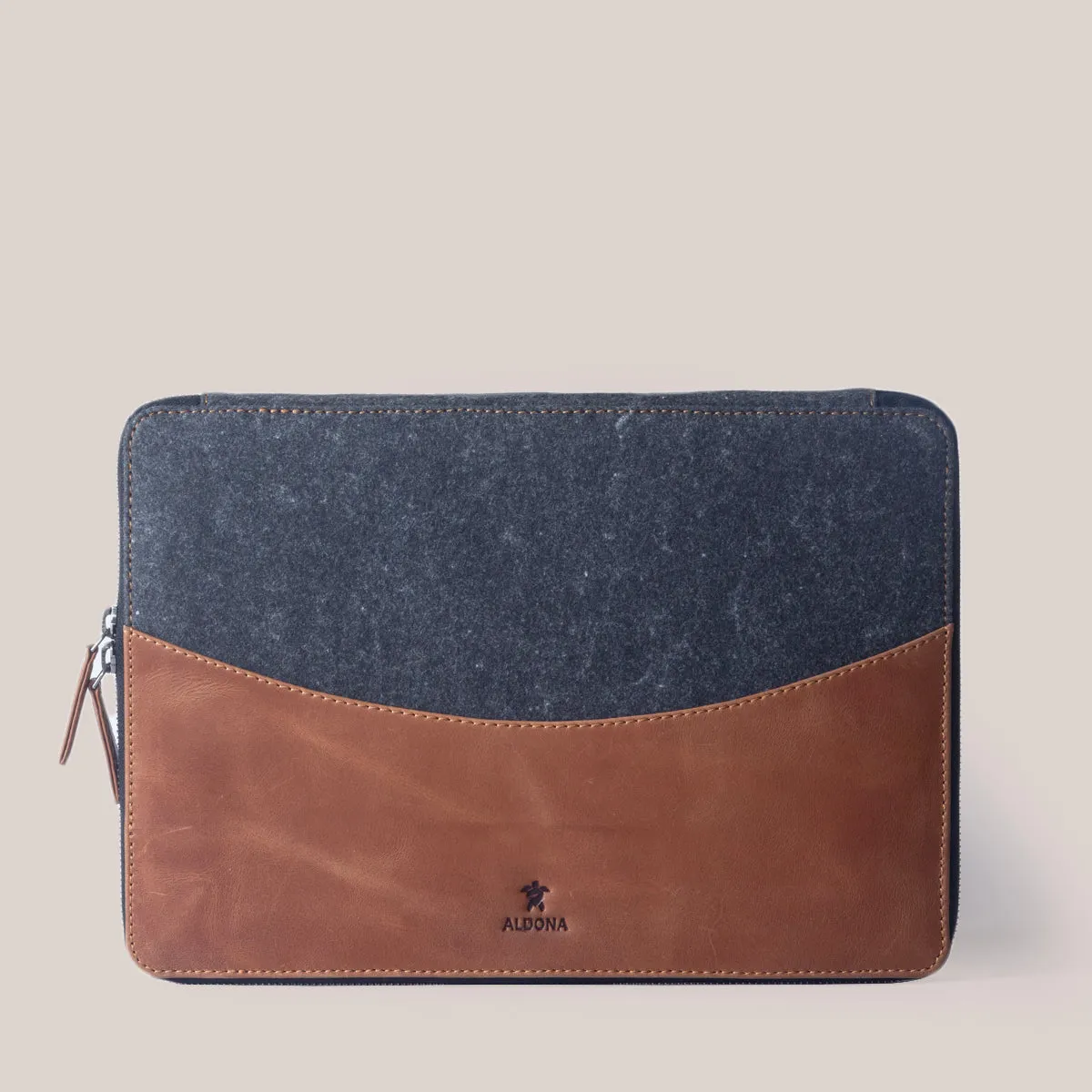 Microsoft Surface Pro 9 Zippered Laptop Case - Felt and Tan Crunch