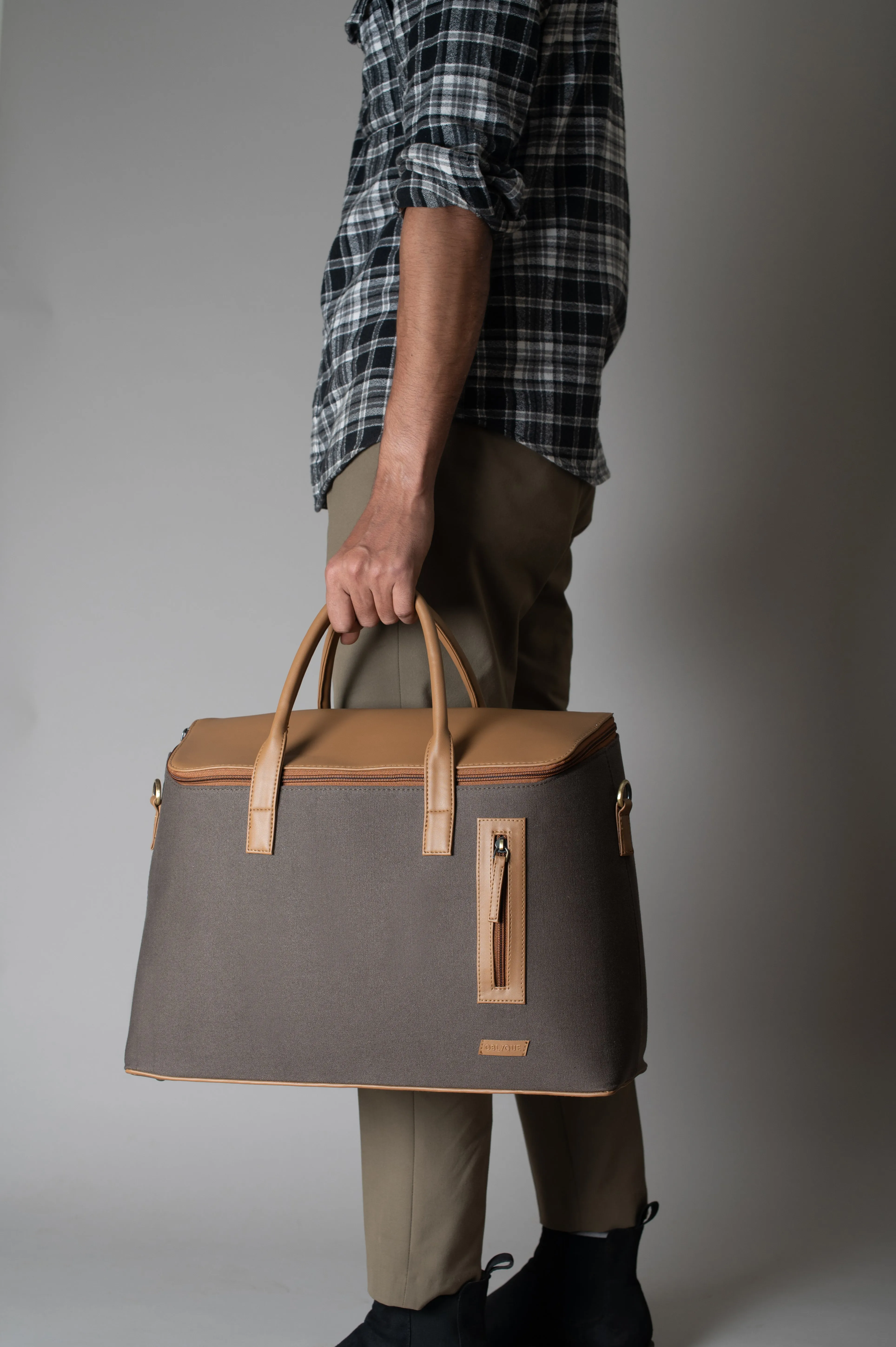 Oblique Flash Dufflebag Charcoal: 1 N