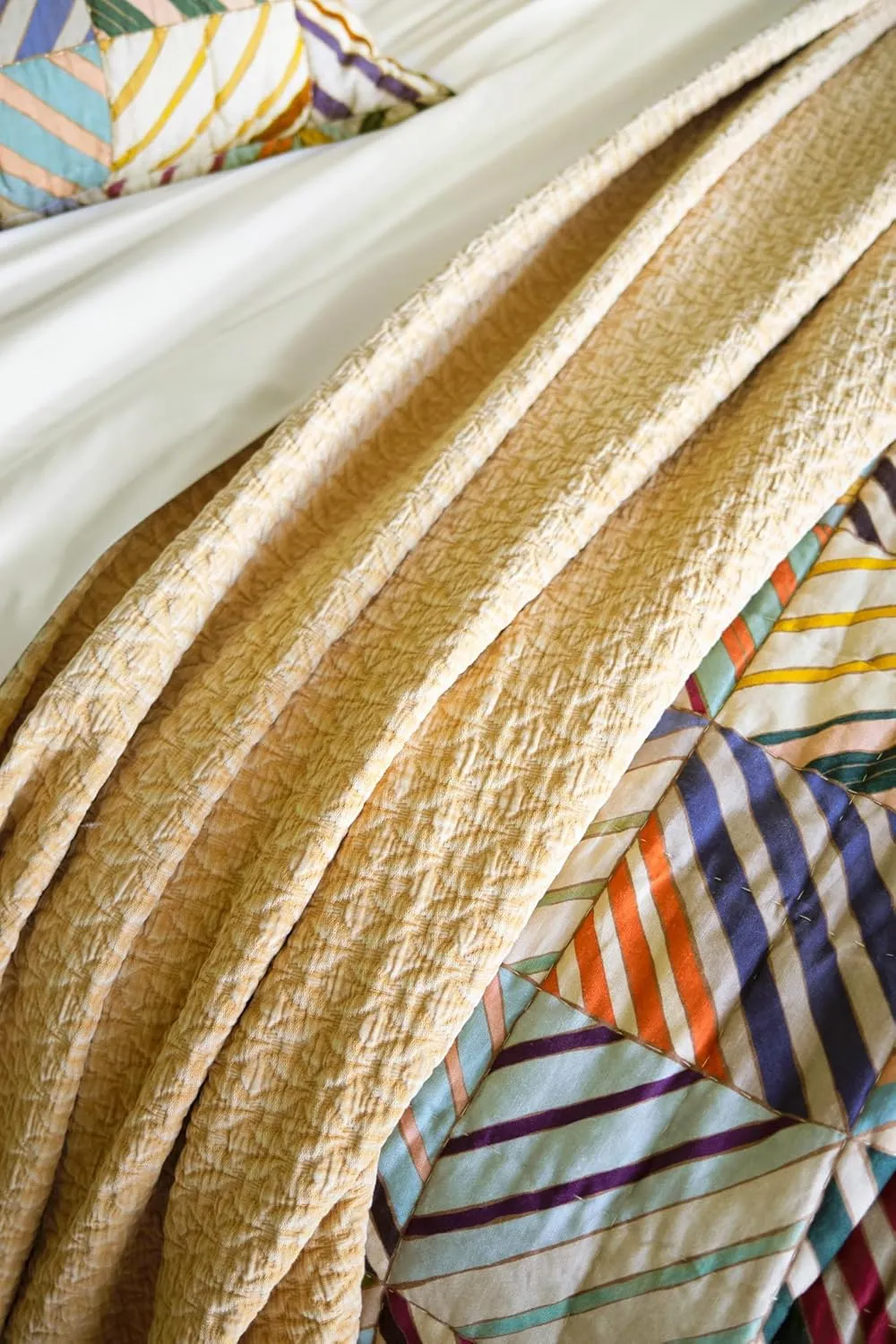Potter Linen Multi Quilt, Full/Queen Size, Multi Graphic Pattern