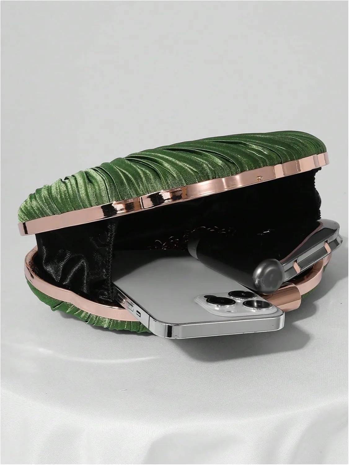 QWINEE Women's Shell Shaped Clutch Purse Ruched Mini Crossbody Bag Elegant Evening Handbag with Chain Strap