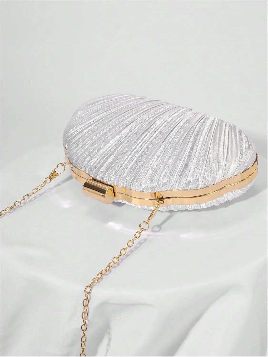 QWINEE Women's Shell Shaped Clutch Purse Ruched Mini Crossbody Bag Elegant Evening Handbag with Chain Strap