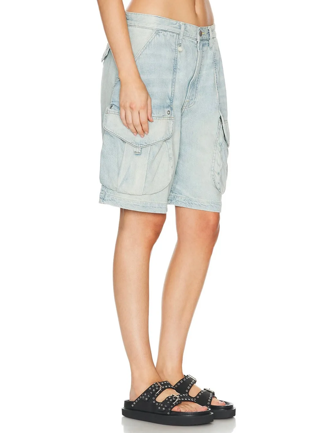 R13
MULTI-POCKET RELAXED SHORTS