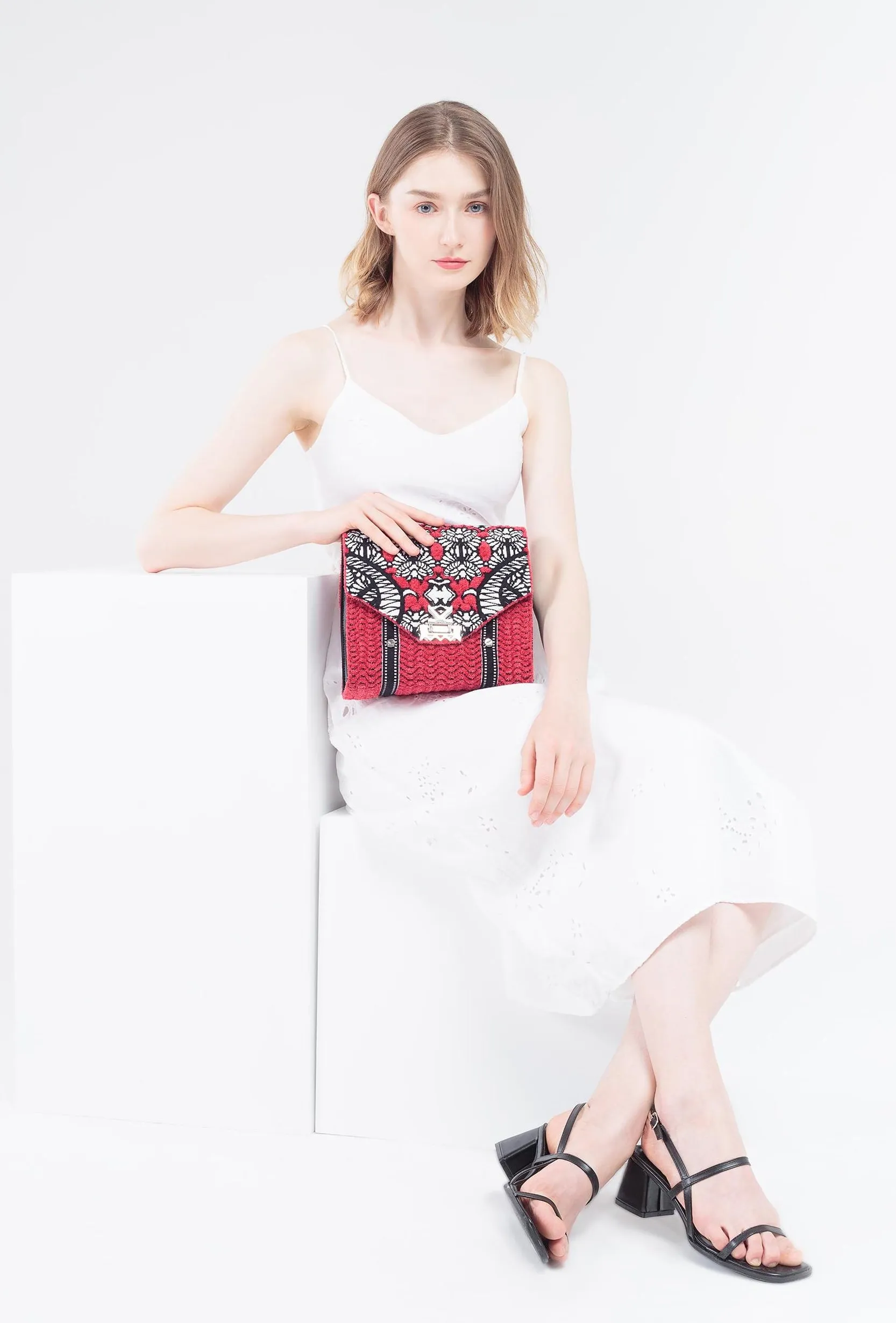 Secret Garden Fluffy Floral Crossbody bag Red