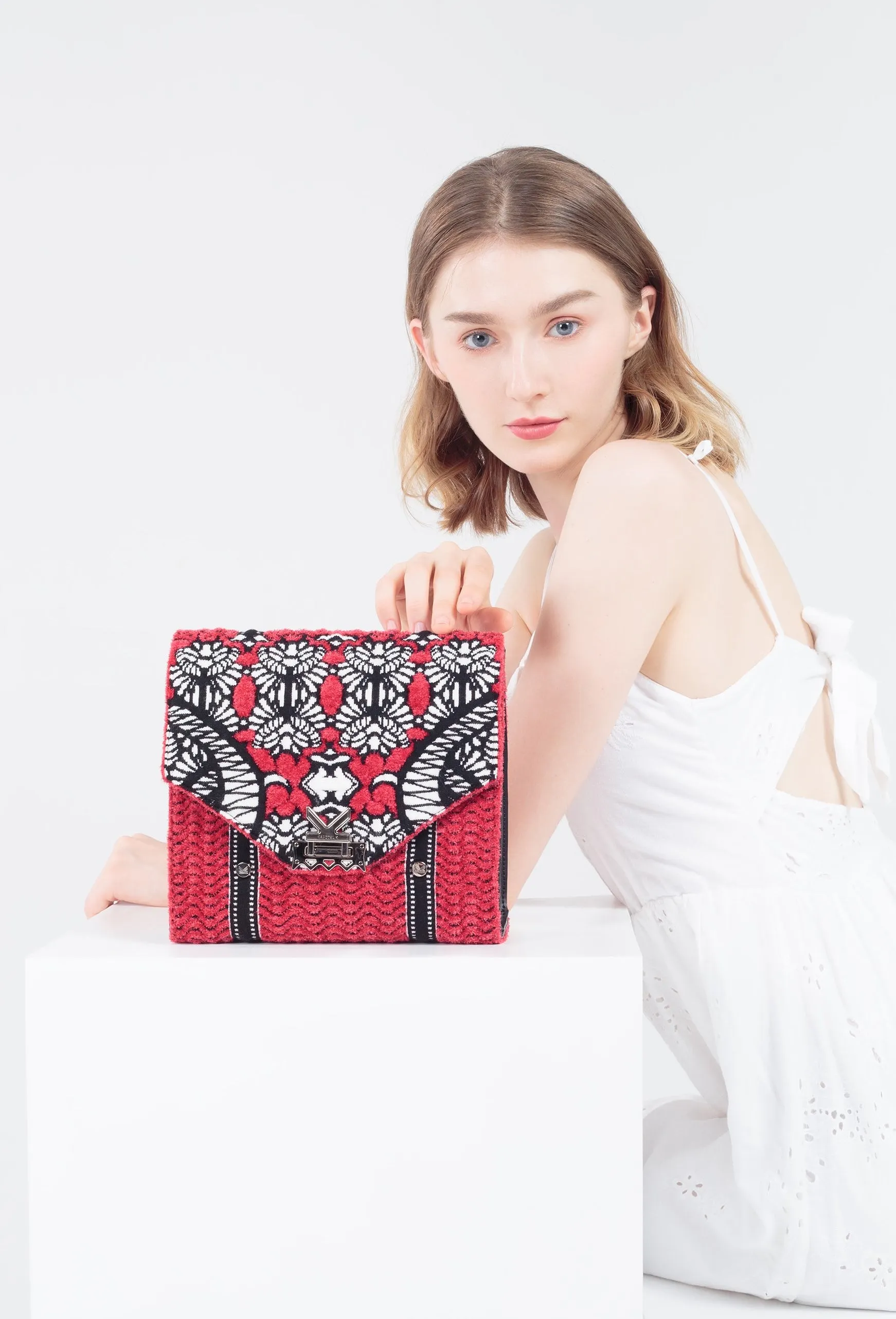 Secret Garden Fluffy Floral Crossbody bag Red