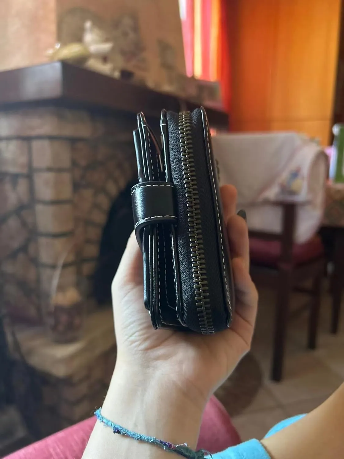 Small Wallet for Women Zip Bifold Vintage Wallet Goth Purse Mini Leather Cash Wallets with Zipper Coin Pocket (Black,Small)