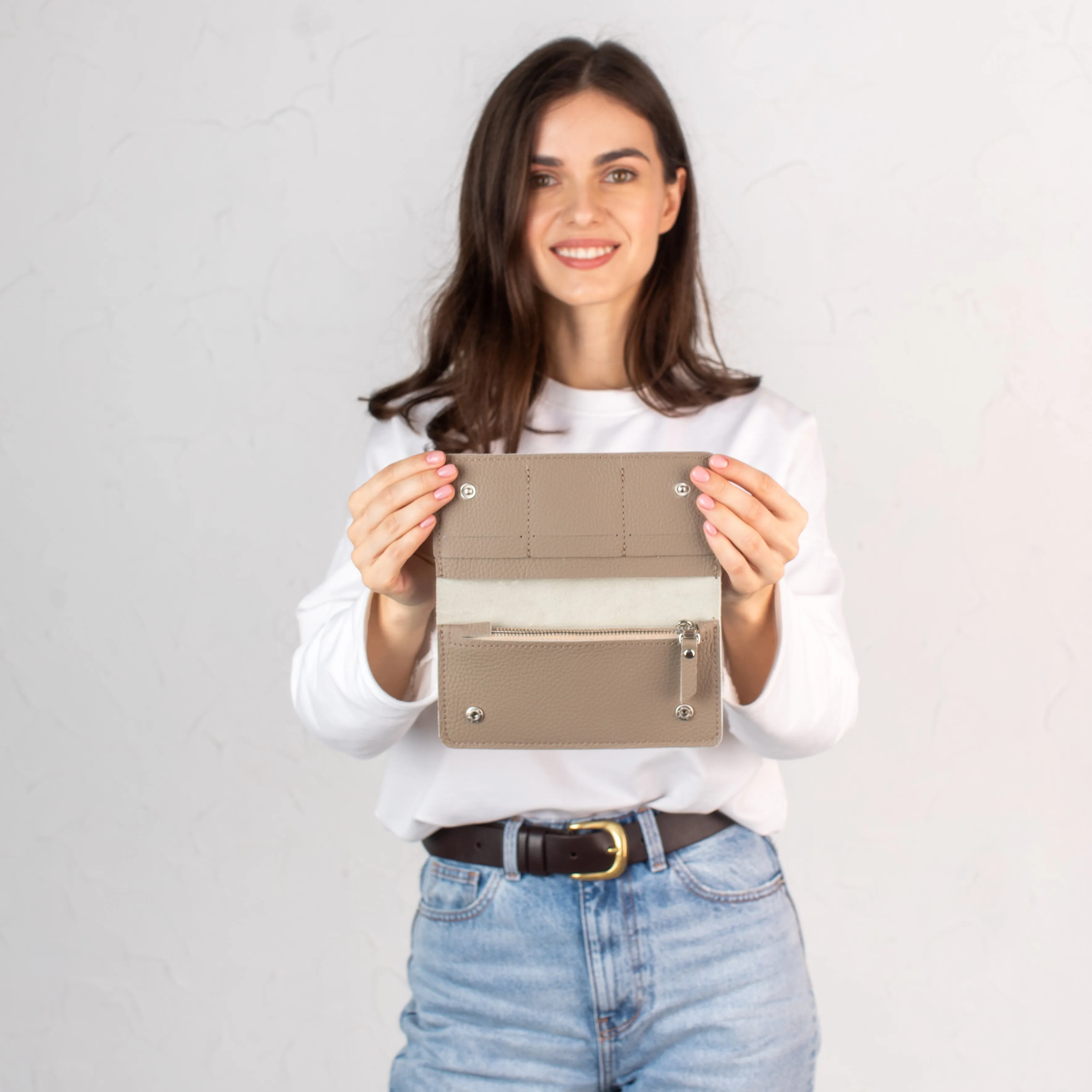 Stonish Beige pebbled leather