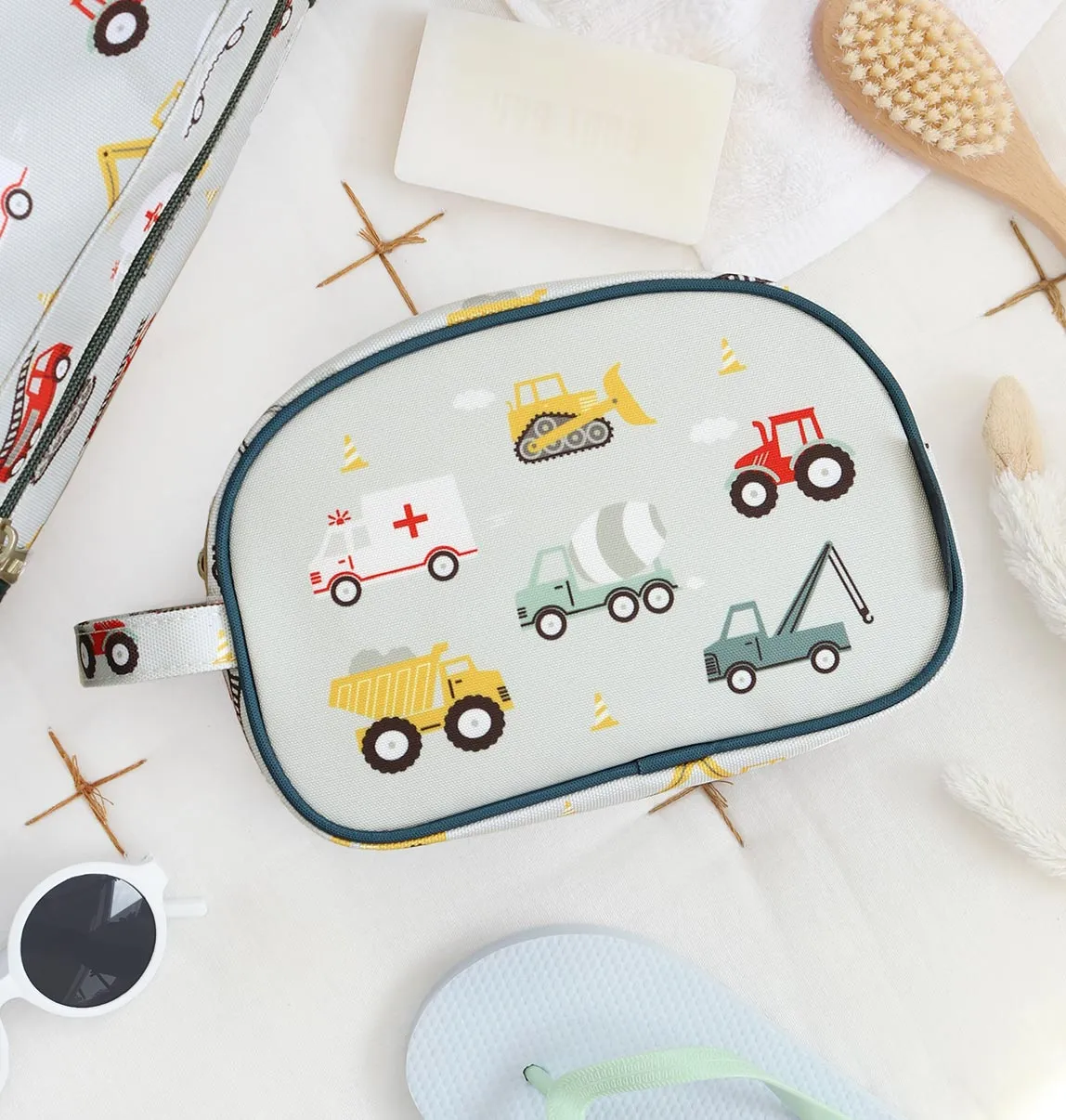 Toiletry bag: Vehicles