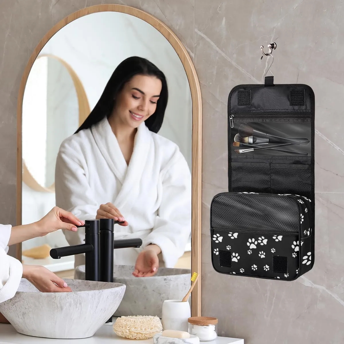 Women Travel Toiletry Bag with Hanging,Animal Cats dogs Paw Print Black Travel Makeup Cosmetic Bag Water-resistant Travel Toiletry Organizer,Toiletry Bag for Women Girls, Travel Essentials