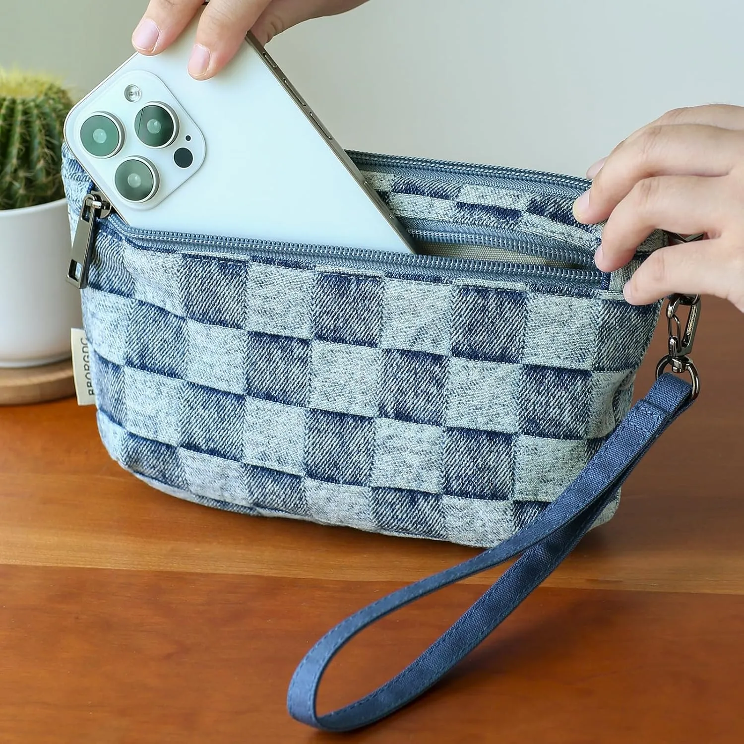 Women Zipper Wristlet Wallet with Coin Pocket