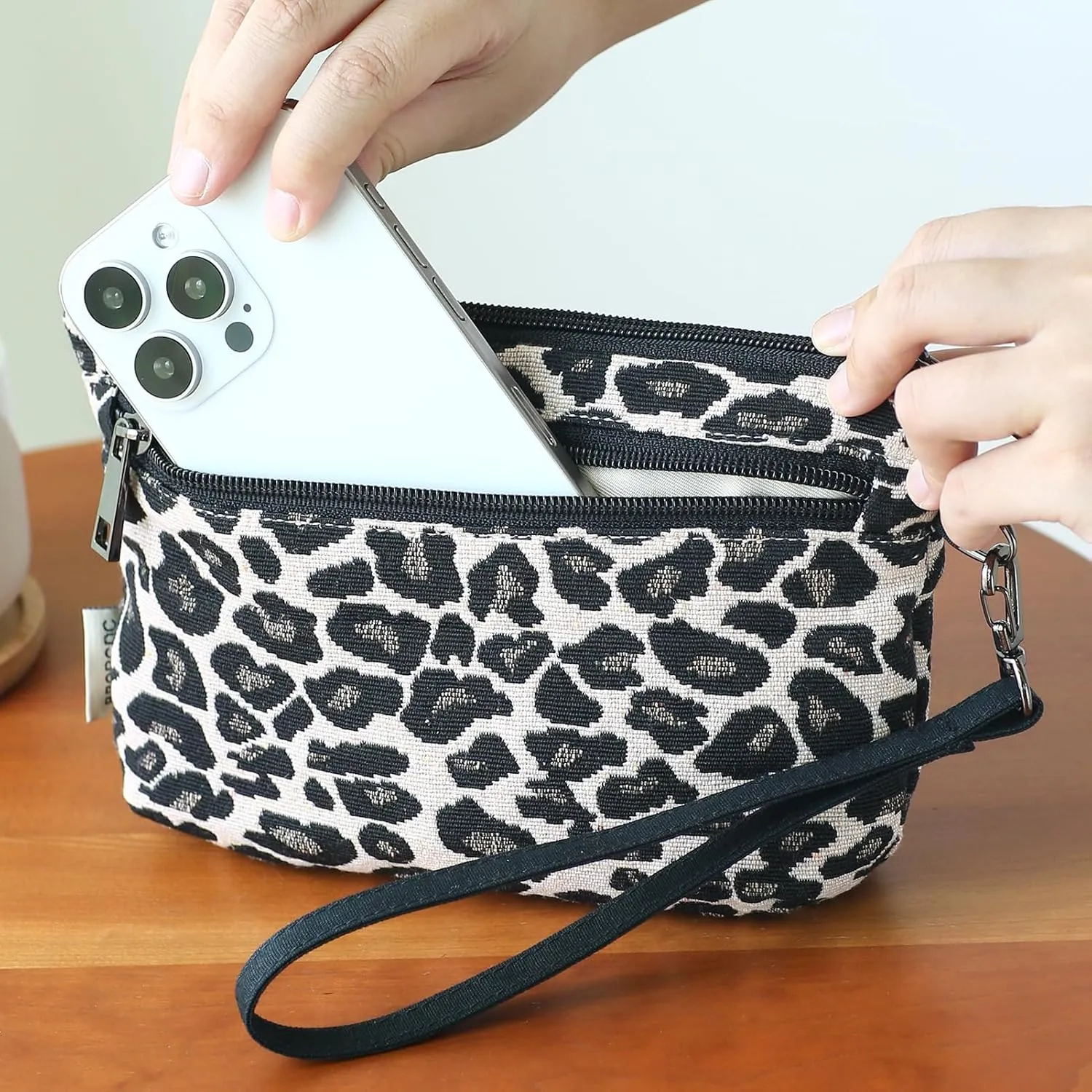 Women Zipper Wristlet Wallet with Coin Pocket