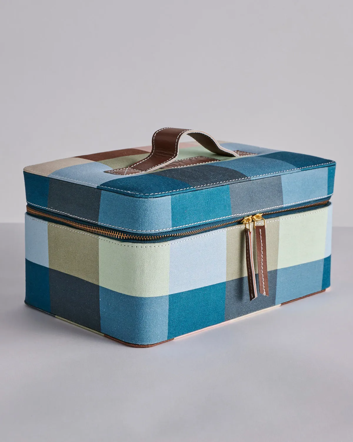 Woodlands Tartan Toiletry Case - Kip&Co